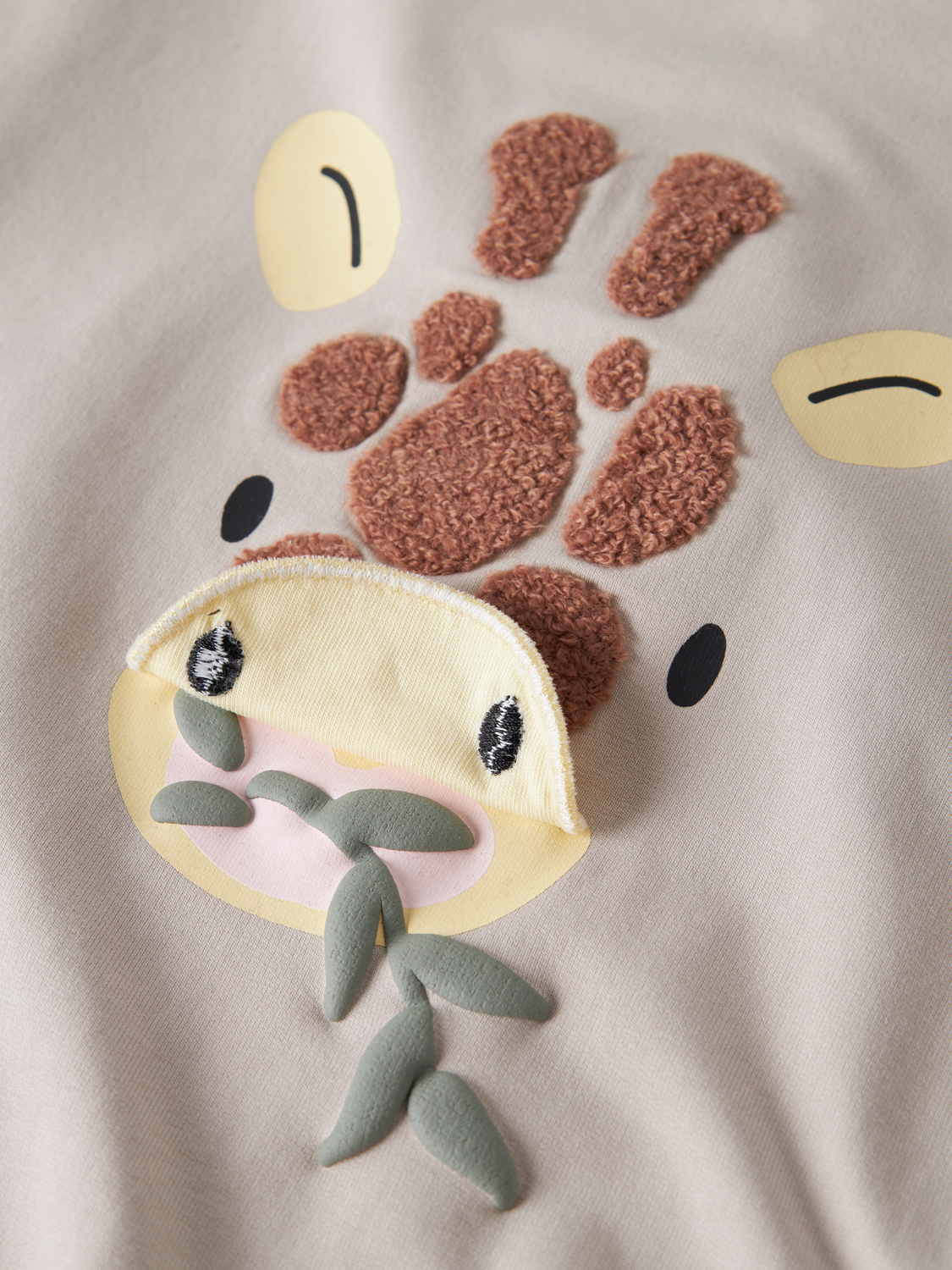 model_shot-front_full